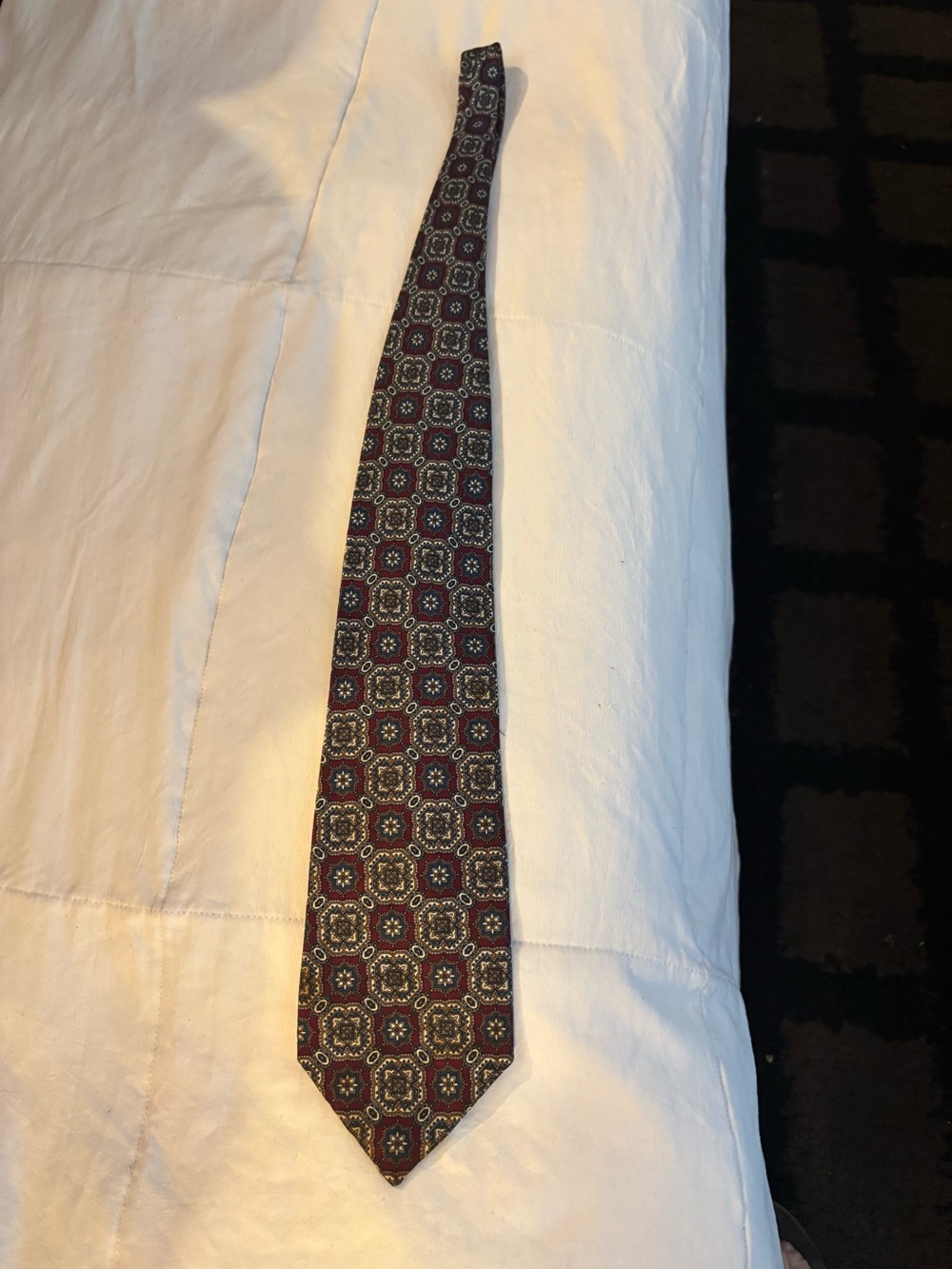 Classic Men's Burgundy Patterned Lazarus Silk Tie